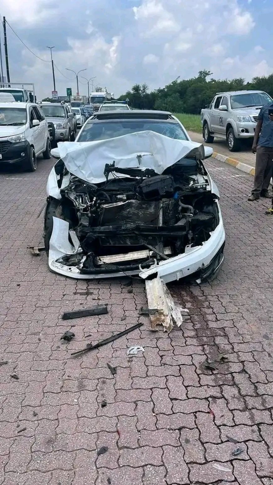 Shebeshxt survives car crash